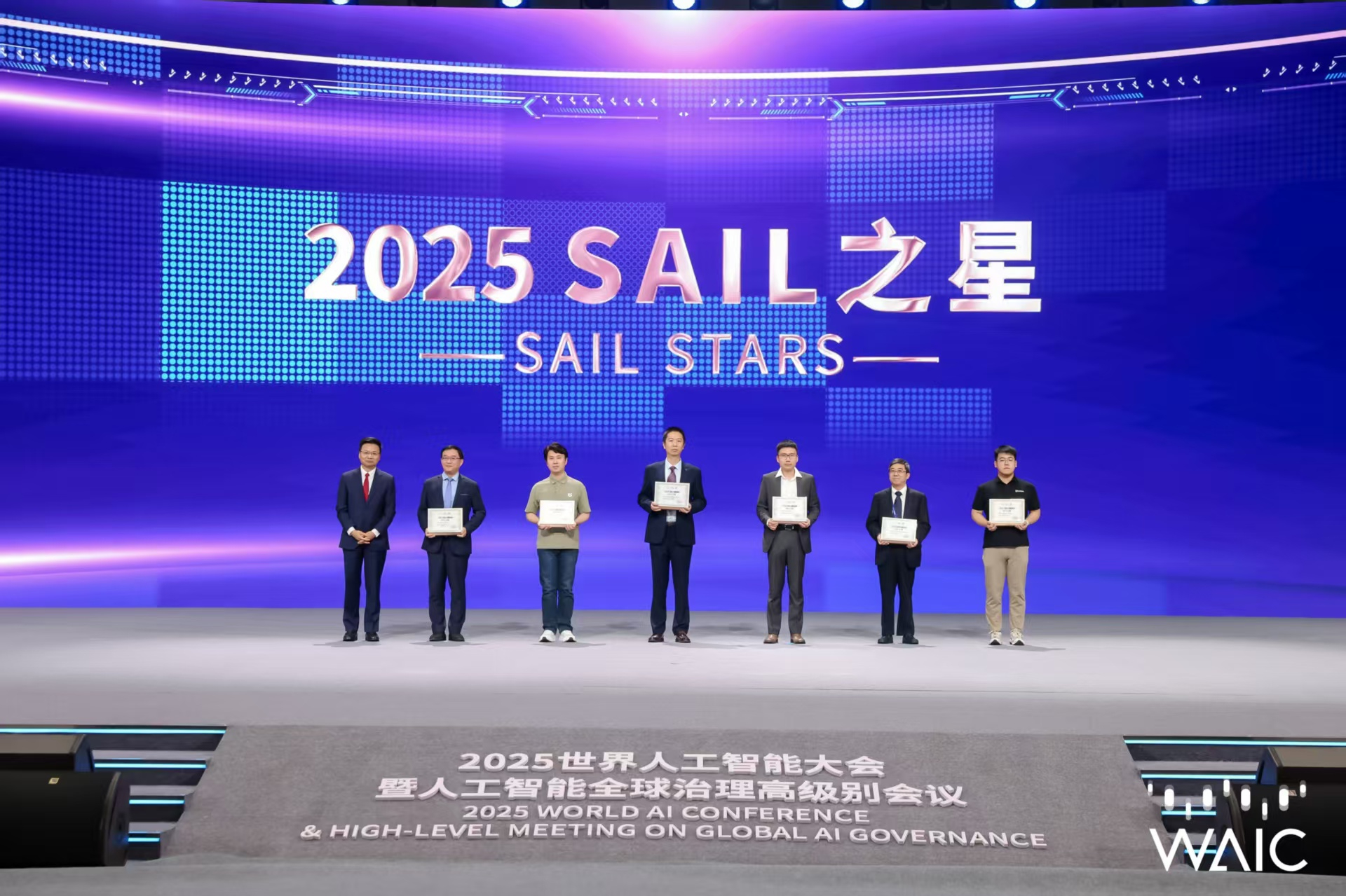 BB贝博艾弗森-颠覆传统，和UDC潮电展一起拥抱Z世代